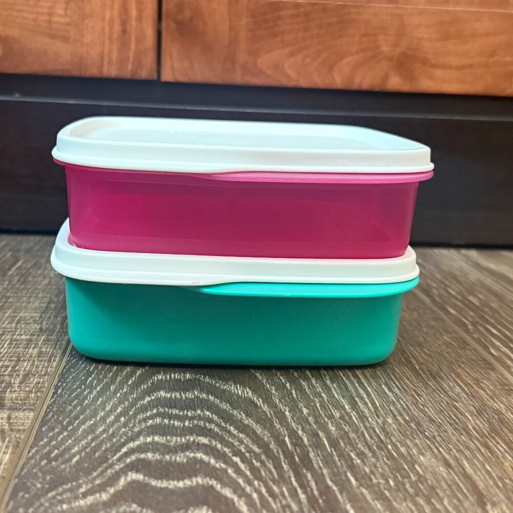 Tupperware Divided Lunch Container – Set of 2 - Picture 4 of 13